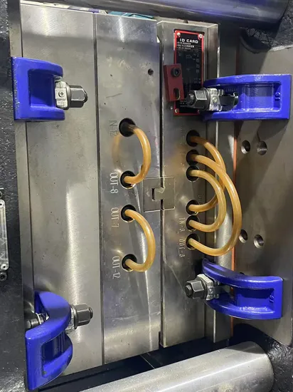 Custom Made Plastic Injection Mold Manufacturer for Auto Light Plastic Enclosure 